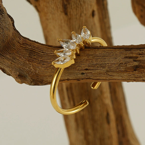 Wholesale Women's Light Luxury 316L Stainless Steel Crownshaped Zircon Ring With Electroplating Treatment