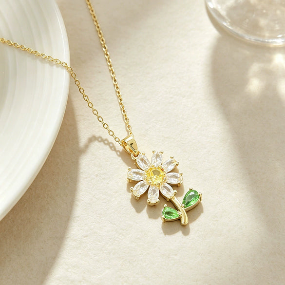 Wholesale Women's Light Luxury Stainless Steel 18K Gold Plated Zircon Flower Necklace