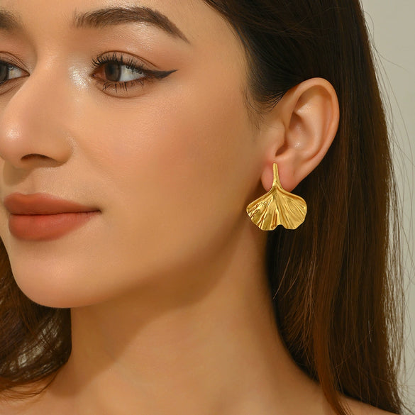 Wholesale Women's Light Luxury Stamped Stainless Steel Leaf Earrings