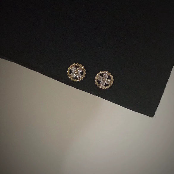 Wholesale Women's Light Luxury Sterling Silver Earrings With Flower Pattern And Zircon Inlay