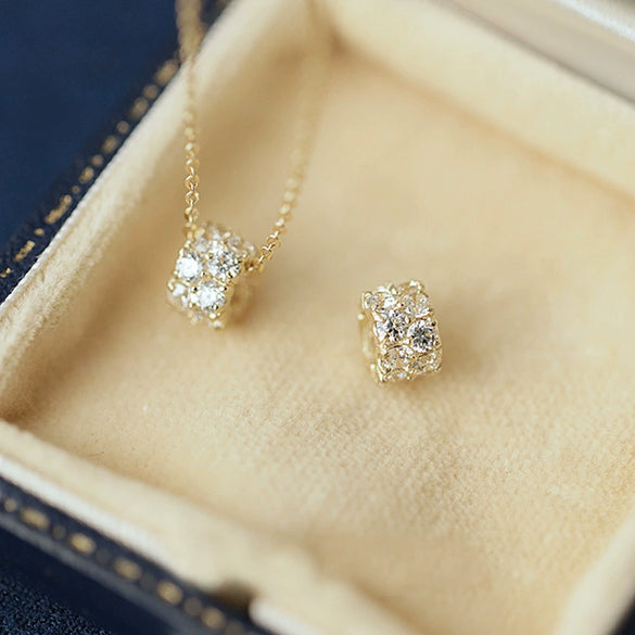 Wholesale Women's Light Luxury 925 Sterling Silver Necklace With Geometric Cylindrical Pendant Microinlaid With Zircon And Plated 14K Gold And Diamond Design