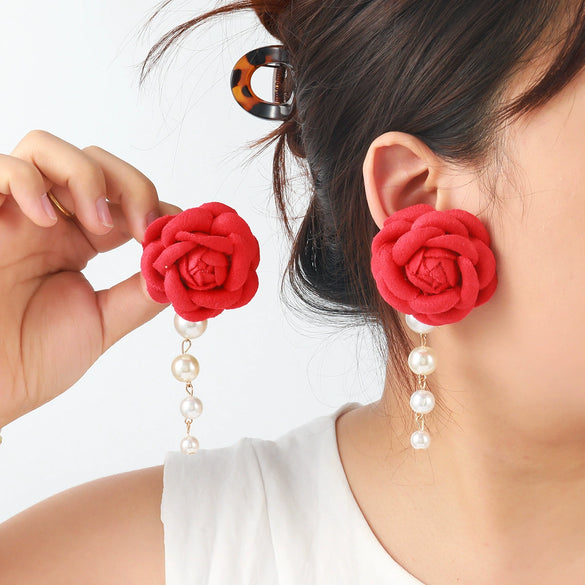 Wholesale Women's Light Luxury Style Hand Knitted Imitation Pearl Flower Earrings