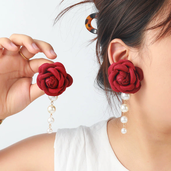 Wholesale Women's Light Luxury Style Hand Knitted Imitation Pearl Flower Earrings