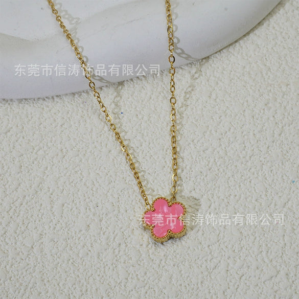 Wholesale Women's Light Luxury Style Stainless Steel And Titanium Steel Electroplated Geometric Five Leaf Clover And Flower Pendant Clavicle Necklace