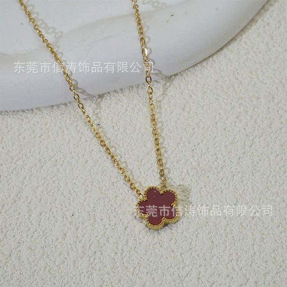 Wholesale Women's Light Luxury Style Stainless Steel And Titanium Steel Electroplated Geometric Five Leaf Clover And Flower Pendant Clavicle Necklace