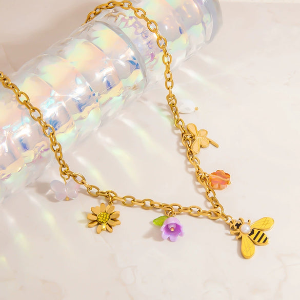 Wholesale Women's Light Luxury Style Stainless Steel Electroplated Necklace With Heart Shape Fruit Flower Bow Insect Leaf Ushaped Star Animal Zodiac Patterns