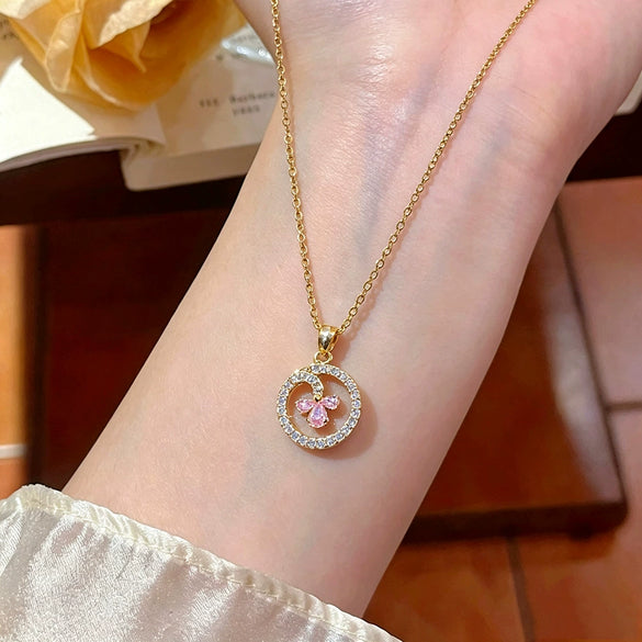 Wholesale Women's Light Luxury Style Titanium Steel Necklace With Flower Pattern Zircon Inlaid Pendant And Oshaped Chain