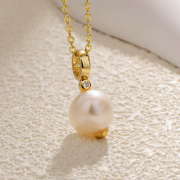 Wholesale Women's Light Luxury Sweet Style Copper Gold Plated Freshwater Baroque Pearl Necklace With Butterfly Flower Drop Shape Design
