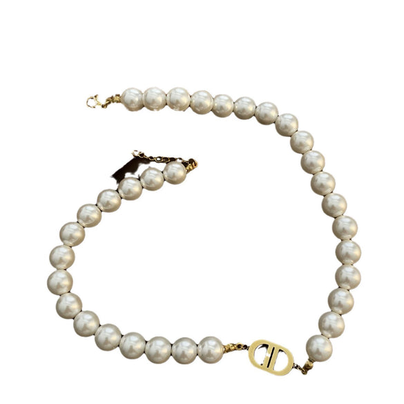 Wholesale Women's Light Luxury Titanium Steel Geometric Pattern Polished Clavicle Chain With Natural Shell Beads Pendant Jewelry