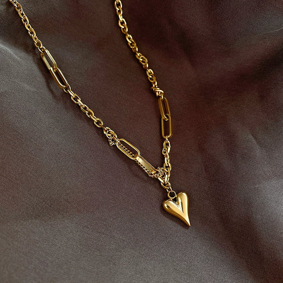 Wholesale Women's Light Luxury Titanium Steel Peach Heart Necklace With Water Wave Chain