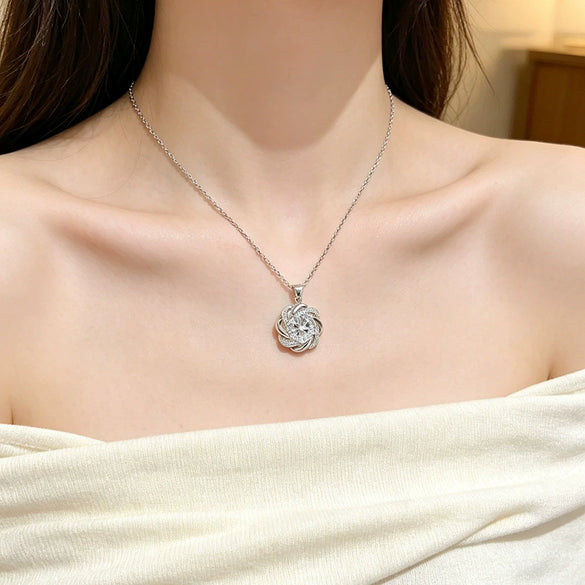 Wholesale Women's Light Luxury Titanium Steel Rotating Flower Necklace With Zircon Inlay