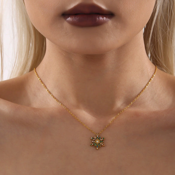 Wholesale Women's Light Luxury Titanium Steel Snowflake Zircon Clavicle Necklace With Electroplating And Geometric Design