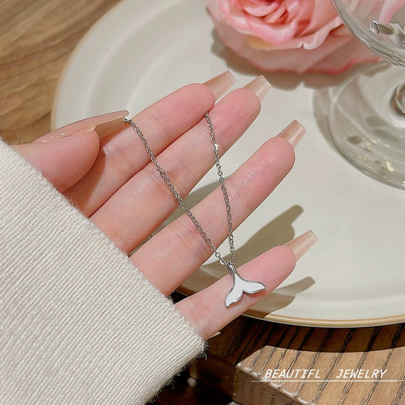 Wholesale Women's Light Luxury Titanium Steel Sweater Necklace With Mixed Gem Inlay Pendant Animals And Zodiac Pattern Dripping Oil Treatment Cross Chain Style