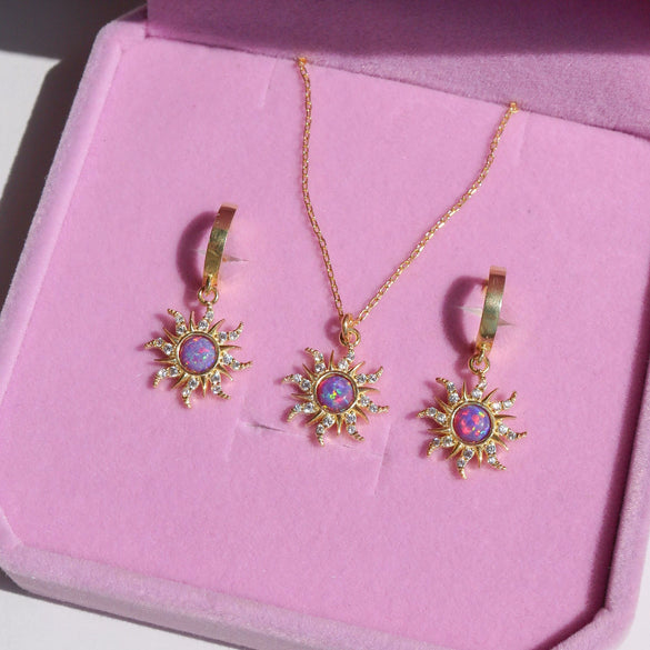 Wholesale Women's Literature And Art Style Copper Necklace With Geometric Zircon Pendant And Diamond Treatment