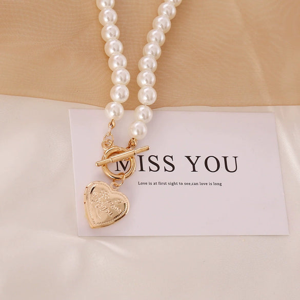 Wholesale Women's Love Letter Vintage Pearl Necklace Alloy Heart Pendant With Ball Chain Electroplated