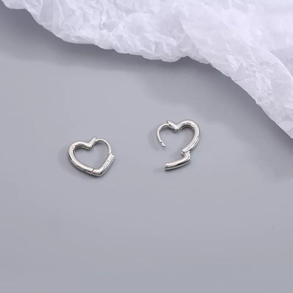 Wholesale Women's Lovely Heart Shaped Copper Ear Jewelry With Electroplating Simple Temperament Ins Style