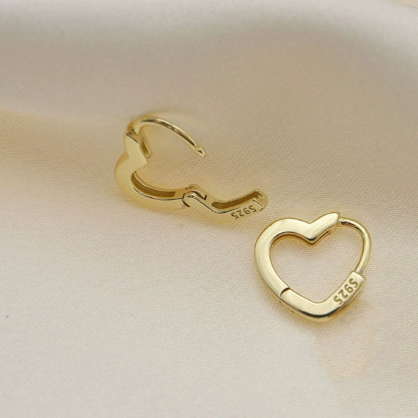 Wholesale Women's Lovely Heart Shaped Copper Ear Jewelry With Electroplating Simple Temperament Ins Style