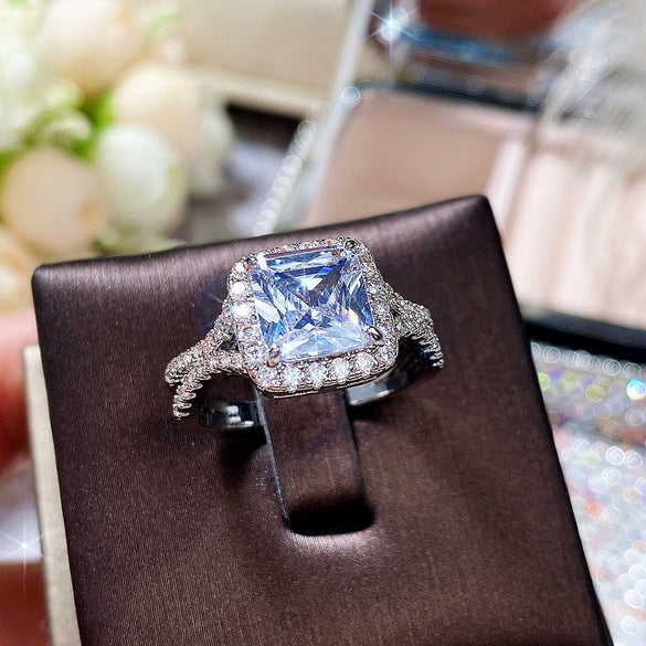 Wholesale Women's Luxury Exquisite Geometric Zircon Copper Ring