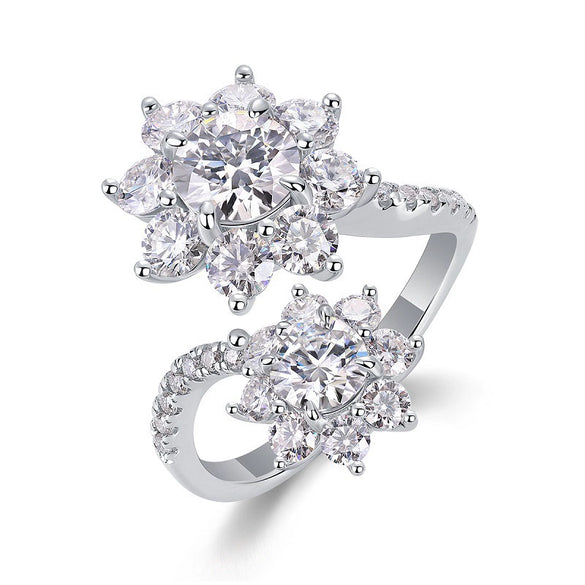 Wholesale Women's Luxury Highend Sense Geometric Moissanite Inlaid Silver Ring
