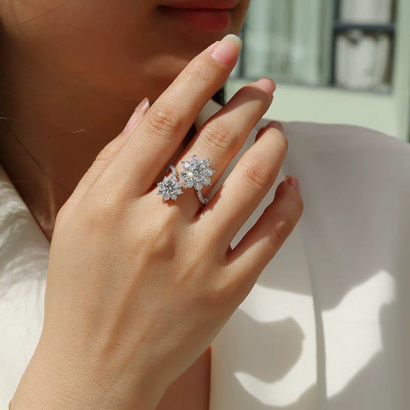 Wholesale Women's Luxury Highend Sense Geometric Moissanite Inlaid Silver Ring