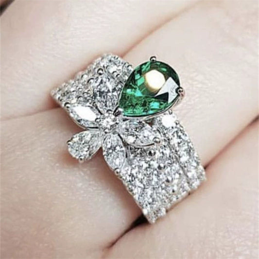 Wholesale Women's Luxury Light Luxury Copper Water Drop Zircon Ring Set With Pear Shaped Flowers