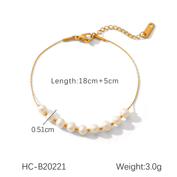 Wholesale Women's Luxury Vintage Stainless Steel Geometric Freshwater Pearl Beaded Bracelet With Electroplating