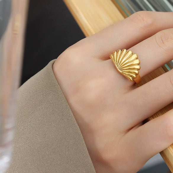 Wholesale Women's Marine Flavor Scallop Ring 316L Stainless Steel Gold Plated Geometric Design