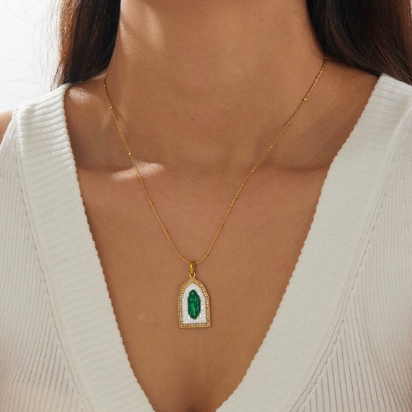 Wholesale Women's Medieval Geometric Goldplated Stainless Steel Pendant Necklace With Bamboo Chain