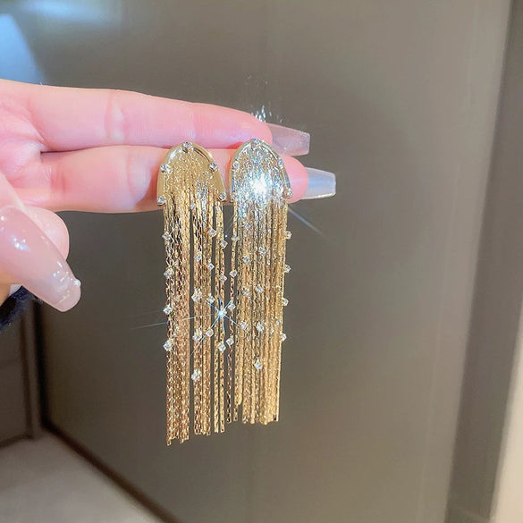 Wholesale Women's Metal Geometric Diamond Tassel Earrings With Silver Needle Chain