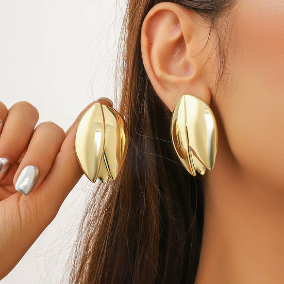 Wholesale Women's Metal Geometric Exaggerated Temperament Electroplated Earrings