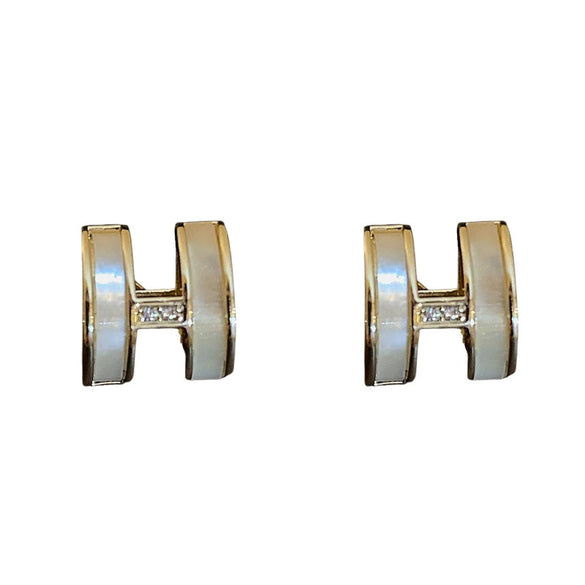 Wholesale Women's Metal Letter Earrings With 925 Silver Needles And Electroplating Simple Style