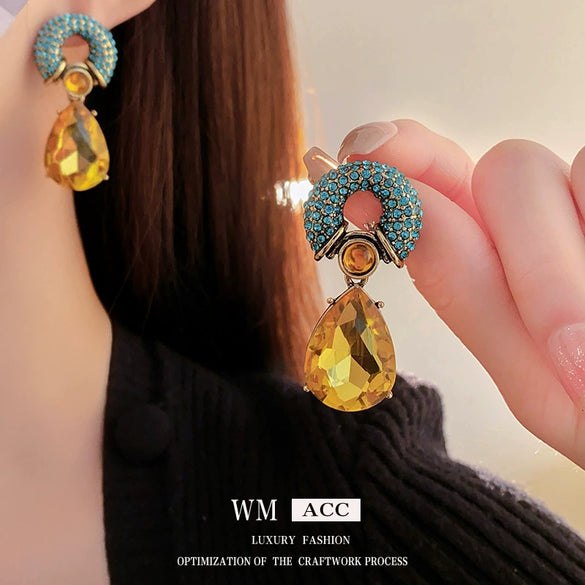 Wholesale Women's Middle Ancient Vintage Alloy Earrings With Silver Needle Diamond Circle And Drop Shape Geometric Electroplating Design