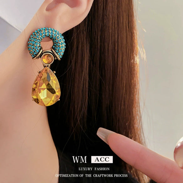 Wholesale Women's Middle Ancient Vintage Alloy Earrings With Silver Needle Diamond Circle And Drop Shape Geometric Electroplating Design