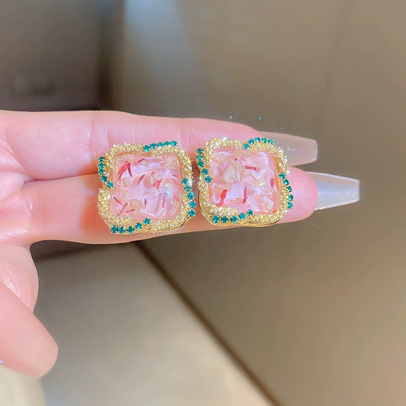 Wholesale Women's Middle Ancient Vintage Alloy Needle Earrings With Diamond Design And Geometric Drop Shape