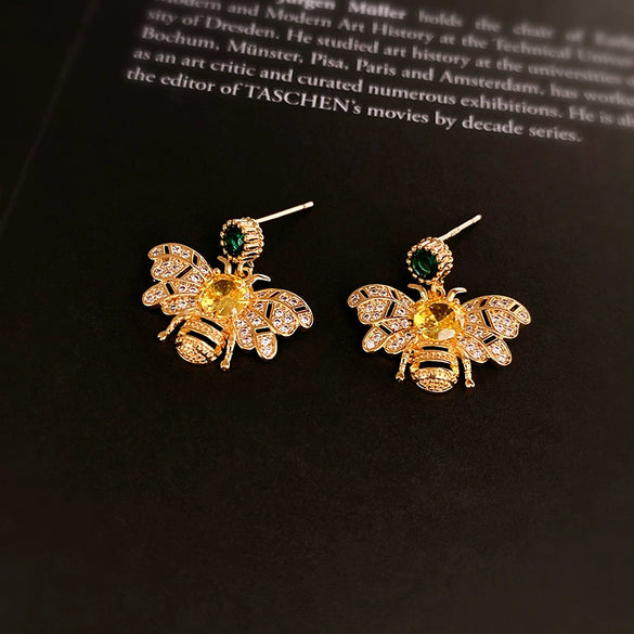 Wholesale Women's Middle Ancient Vintage Alloy Needle Earrings With Diamond Design And Geometric Drop Shape