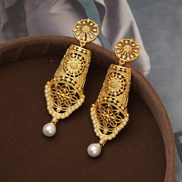 Wholesale Women's Middle Ancient Vintage Alloy Needle Earrings With Diamond Design And Geometric Drop Shape