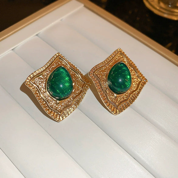 Wholesale Women's Middle Ancient Vintage Alloy Needle Earrings With Diamond Design And Geometric Drop Shape