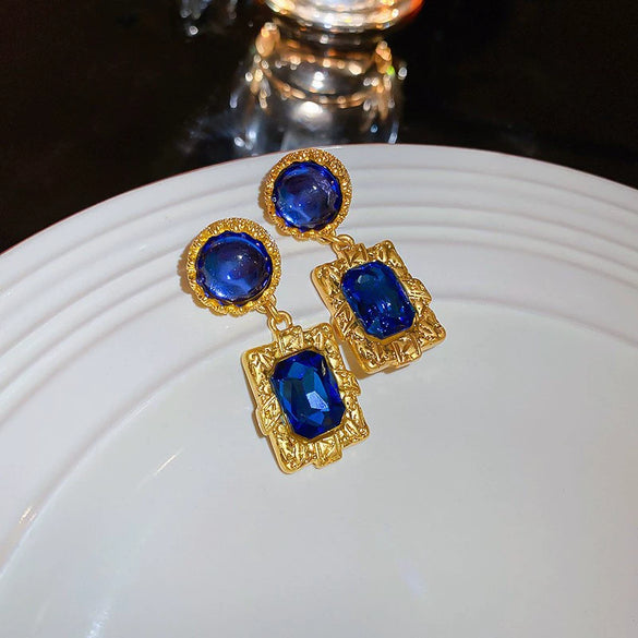 Wholesale Women's Middle Ancient Vintage Alloy Needle Earrings With Diamond Design And Geometric Drop Shape