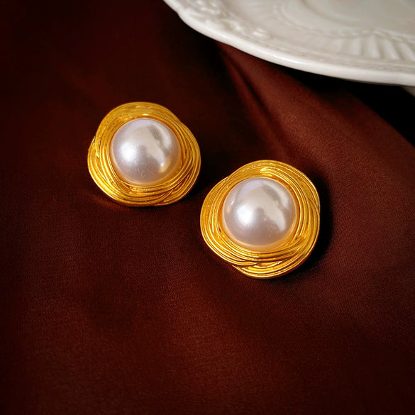 Wholesale Women's Middle Ancient Vintage Alloy Needle Earrings With Diamond Design And Geometric Drop Shape