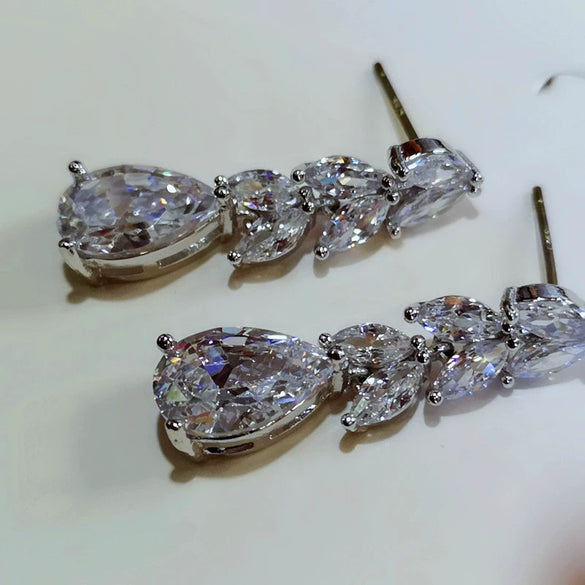 Wholesale Women's Midlength Zircon Earrings With Dropshaped Design Made Of Copper
