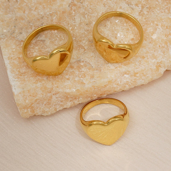 Wholesale Women's Minimalist Electroplated Stainless Steel Heartshaped Jewelry Ring