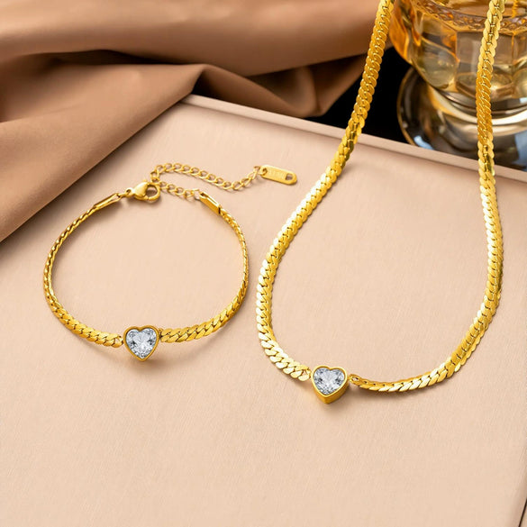 Wholesale Women's Minimalist Geometric Heartshaped 18K Real Gold Plated Titanium Steel Whip Chain Necklace