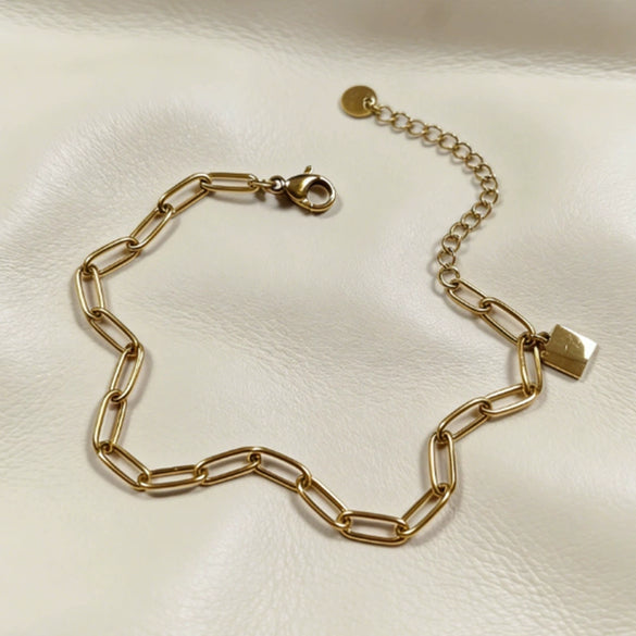 Wholesale Women's Minimalist Geometric Hollow Square Stainless Steel Vacuum Plated Paperclip Chain Bracelet With Extension Chain