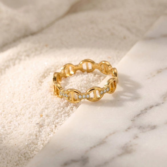 Wholesale Women's Minimalist Geometric Hollowout Diamondencrusted Goldplated Ring
