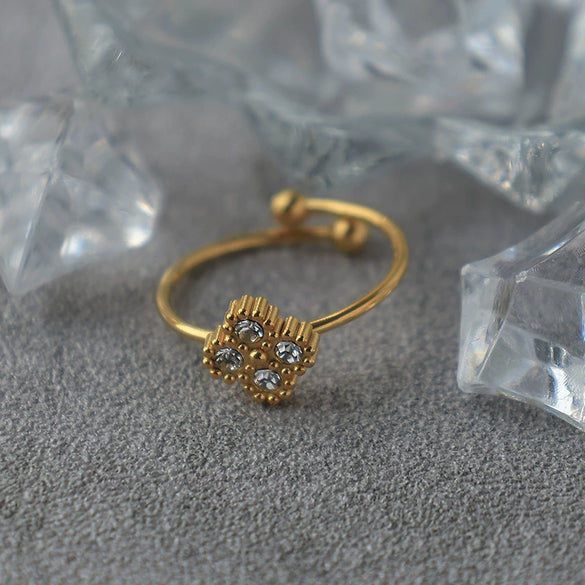 Wholesale Women's Minimalist Geometric Inlaid Heartshaped Zircon Titanium Steel Ring With Electroplating