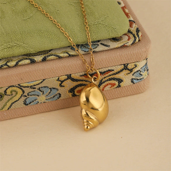 Wholesale Women's Minimalist Geometric 18K Gold Electroplated Stainless Steel Conch Pendant Necklace With Cross Chain