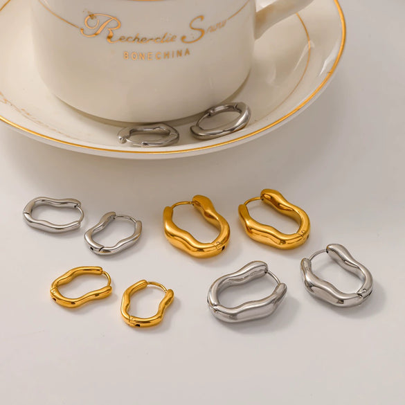 Wholesale Women's Minimalist Geometric Pleated 18K Gold Vacuum Electroplated Stainless Steel Hoop Earrings