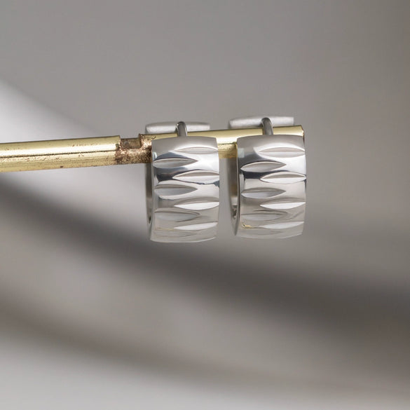 Wholesale Women's Minimalist Geometric Round Stainless Steel Earrings With Textured Finish Handpolished And Vacuum Real Gold Plated In Pvd Furnace