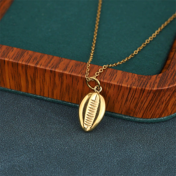 Wholesale Women's Minimalist Geometric Stainless Steel 18K Gold Electroplated Hollow Shell Necklace
