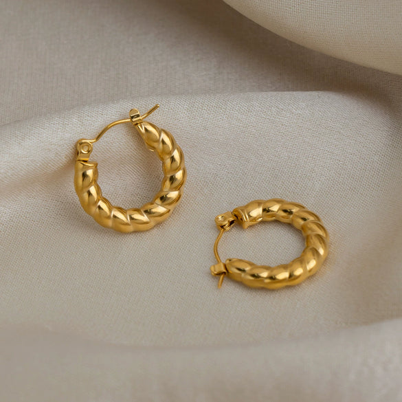Wholesale Women's Minimalist Geometric Stainless Steel Twist Hoop Earrings With Vacuum Real Gold Plating
